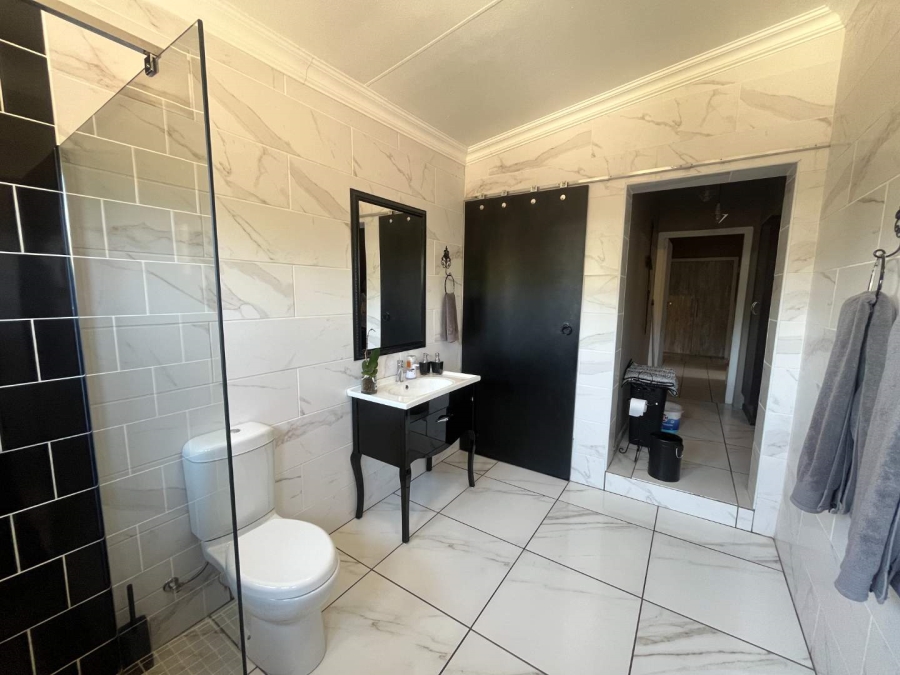 4 Bedroom Property for Sale in Olyfvenhoudtsdrift Northern Cape